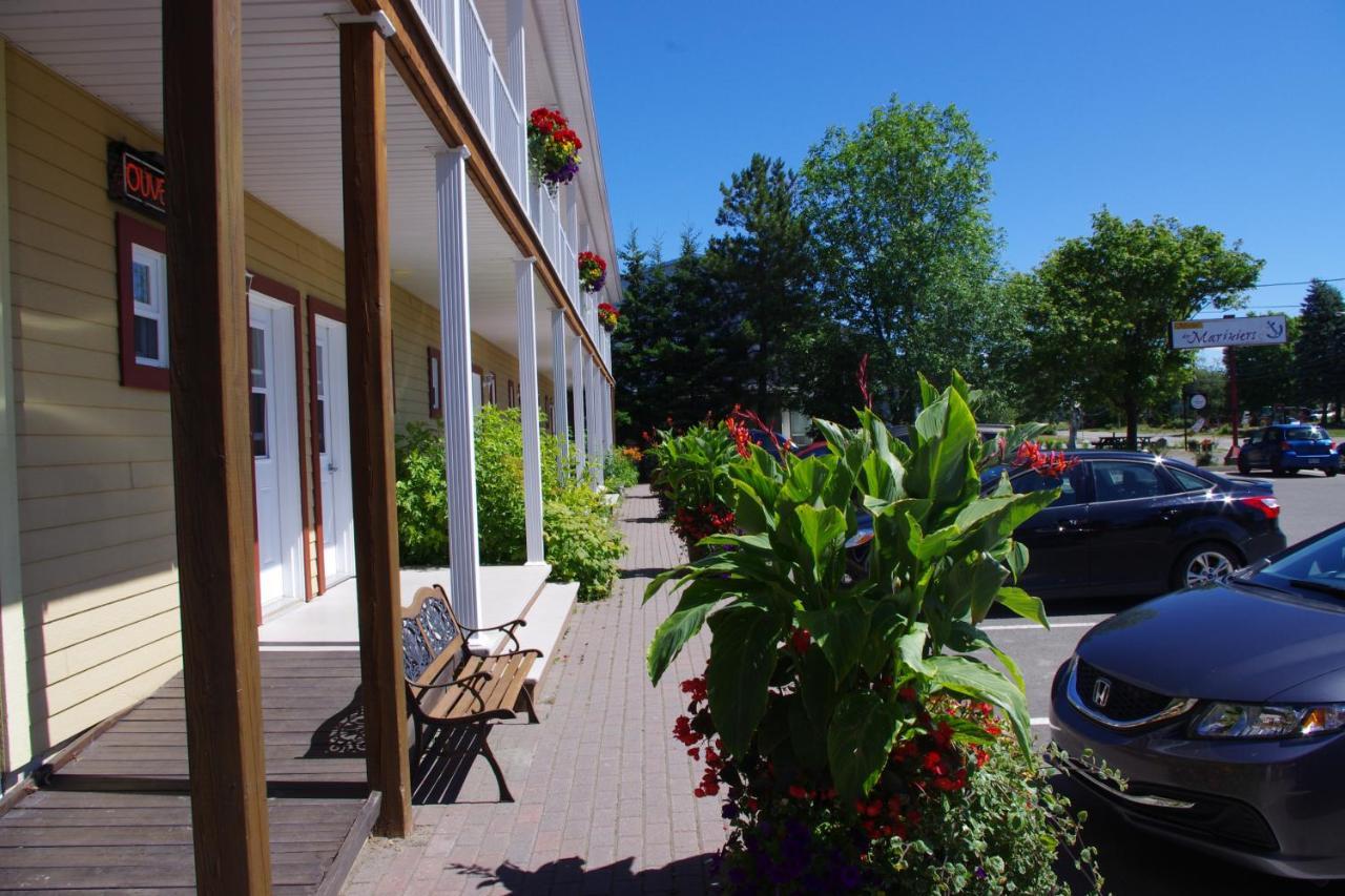 Motel Des Mariniers Kamouraska Exterior photo